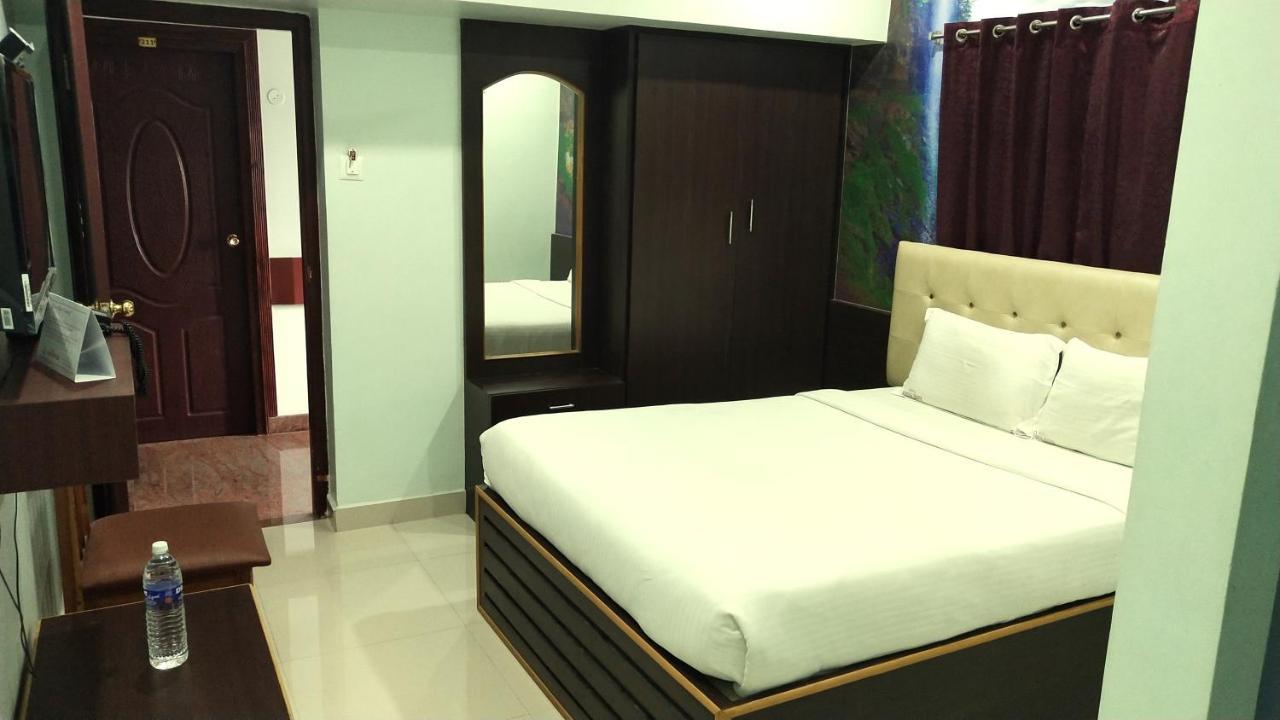Apple Park Annexe Hotel Tiruchirappalli Eksteriør billede
